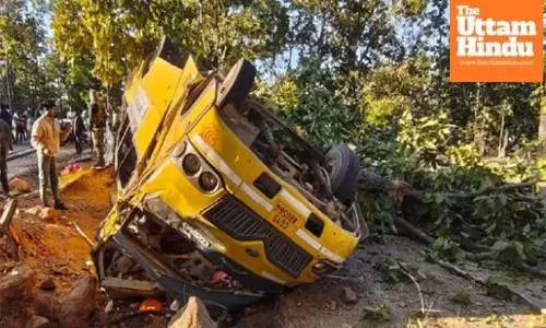 Tragedy on way to celebration: Bus from Chhattisgarh crashes in Latehar, 5 killed 25 injured