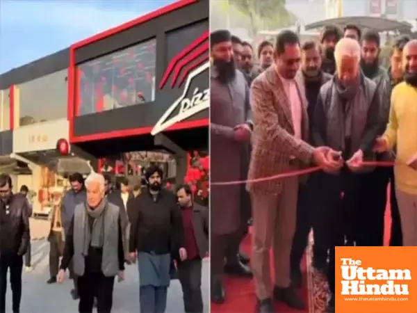 Blunder in Pakistan: Defense Minister unwittingly opens fake Pizza Hut, internet erupts in laughter Blunder in Pakistan: Defense Minister unwittingly opens fake Pizza Hut, internet erupts in laughter