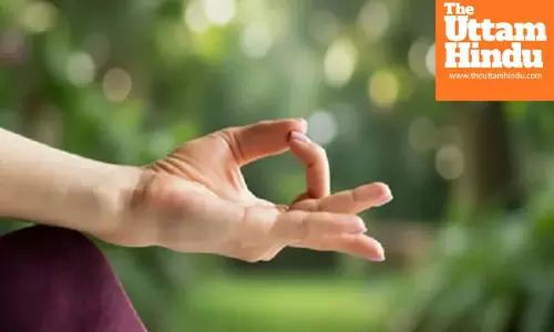 Do small issues trigger sudden anger? Gyan Mudra helps bring mental calm