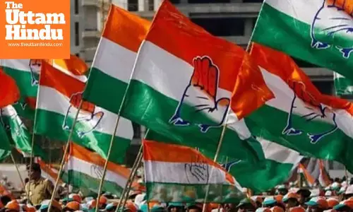 Sensational incident ahead of mayor election, attempt to abduct Congress councillors from bus; case filed against six