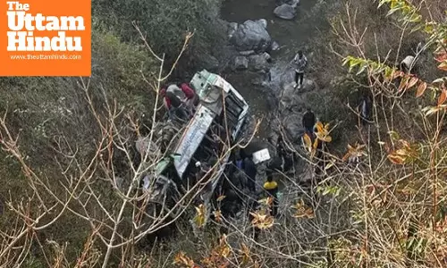 Himachal Roadways bus falls into gorge in Uttarakhand, 3 dead and many injured; rescue operation underway