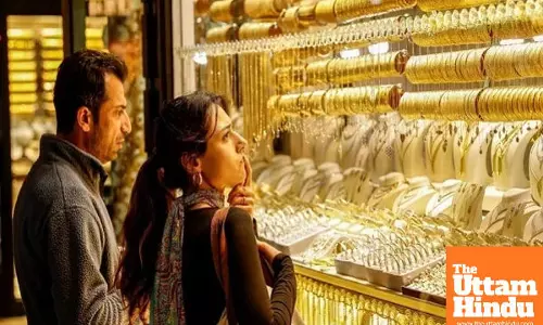 Market rebounds after four-day fall, gold up by ₹5,000; silver jumps up to ₹15,000