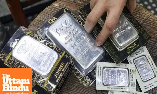 Prices fall again… Silver drops by up to Rs 25,000, Gold becomes cheaper by nearly Rs 1,800