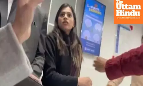 HDFC bank turns into a battleground, woman employee abuses customer and rushes to attack with laptop; says ‘I am a Thakur’