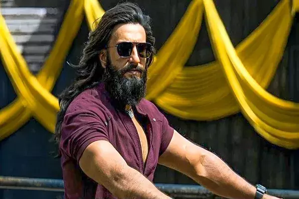 Actor Ranveer Singh receives threats, society members panic after seeing gunmen; security beefed up