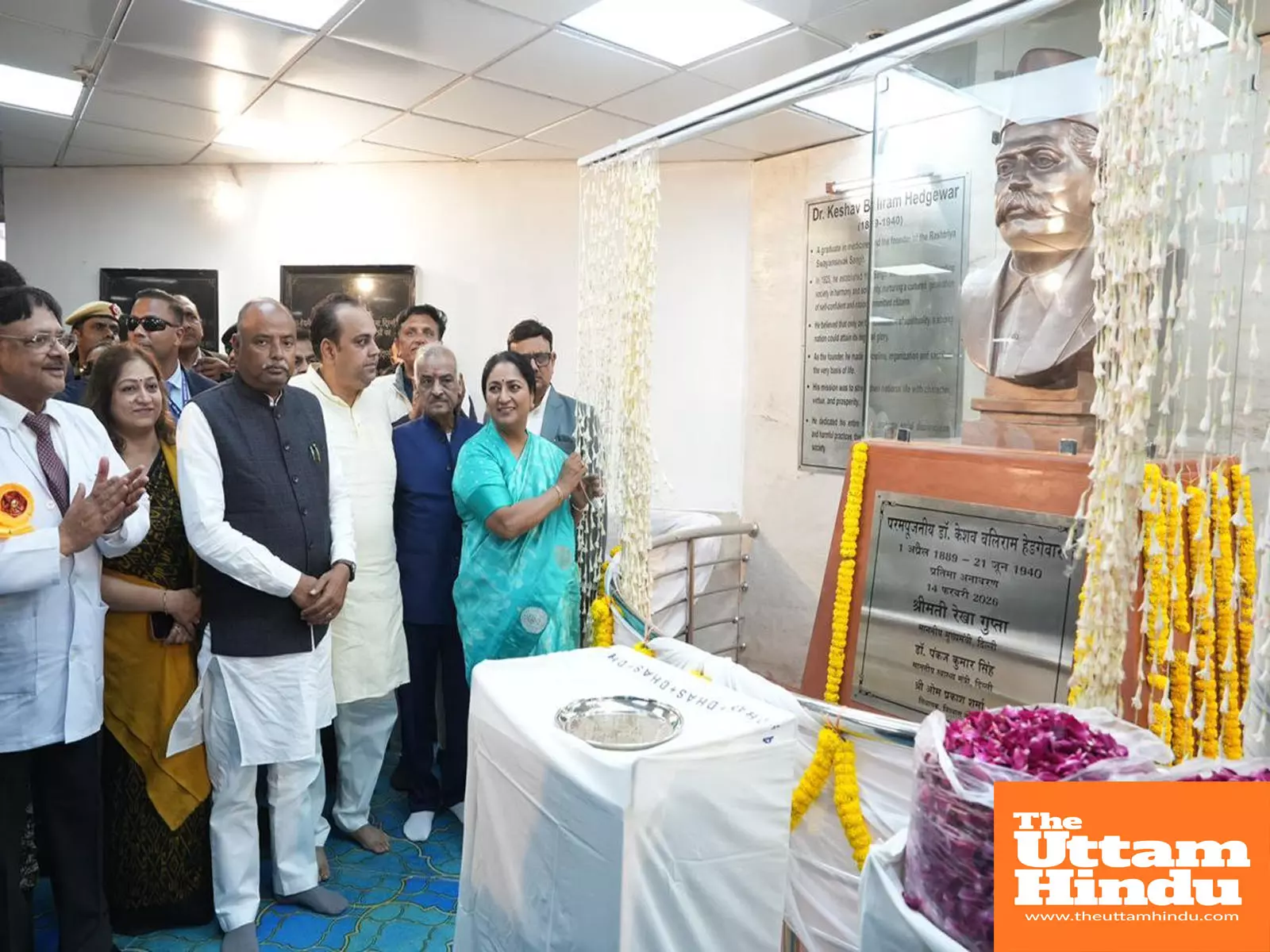 Chief Minister Rekha Gupta unveils statue of Dr Hedgewar, announces expansion of Arogya Institute Chief Minister Rekha Gupta unveils statue of Dr Hedgewar, announces expansion of Arogya Institute