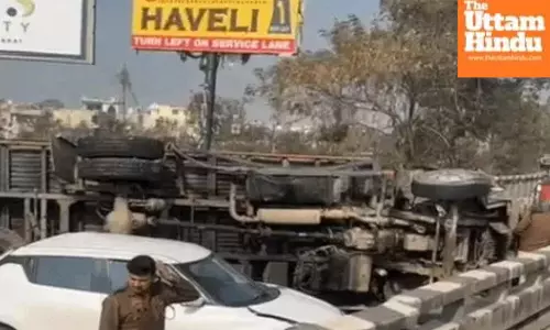 Fog wreaks havoc in Ambala: uncontrolled truck overturns on two bikes on Delhi-Chandigarh highway, 4 killed