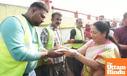 One year completed, commitment to service reaffirmed: CM Rekha Gupta offers prayers at Marghat Wale Hanuman temple
