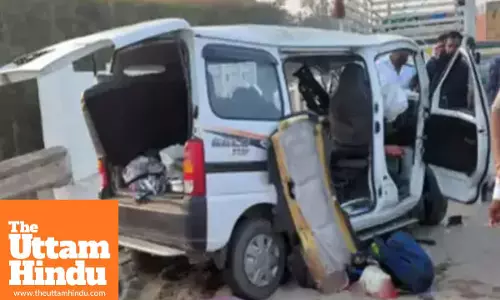 Car crashes into divider, five members of same family die in tragic accident