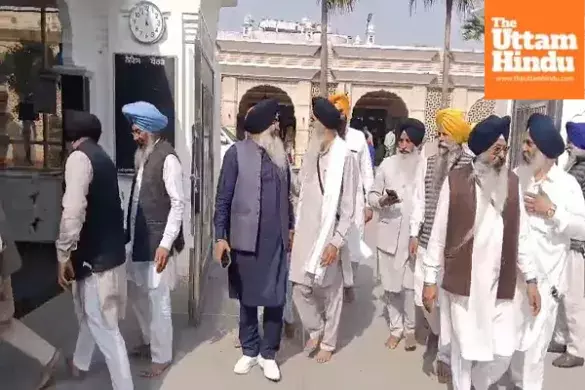 SGPC mandates kurta-pyjama for all Sri Darbar Sahib employees, bans pants and shirts SGPC mandates kurta-pyjama for all Sri Darbar Sahib employees, bans pants and shirts