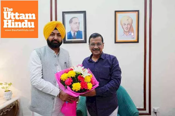 Punjab Govt Ministers & AAP MLAs meet family of martyr ASI Gurnam Singh, convey assurance of CM Bhagwant Singh Mann Punjab Govt Ministers & AAP MLAs meet family of martyr ASI Gurnam Singh, convey assurance of CM Bhagwant Singh Mann