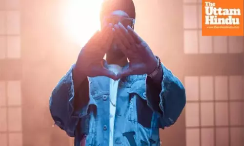 Famous singer meets with horrific accident in London before Mumbai visit, fans shocked Famous singer meets with horrific accident in London before Mumbai visit, fans shocked