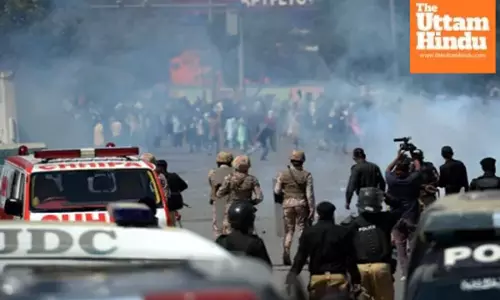 Protests outside US Embassy spark demand to cancel all Pakistani visas