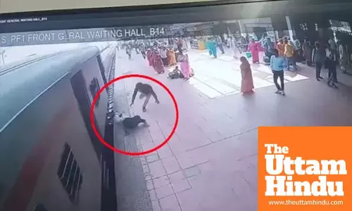Yamraj moment at Begusarai Station! Passenger slipping under moving train saved by RPF jawan in heroic rescue, watch VIDEO