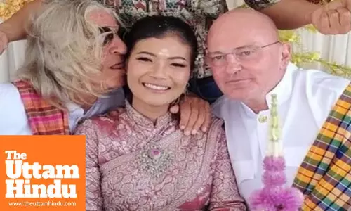 Woman marries two Men in same ceremony, unique love story surprises people