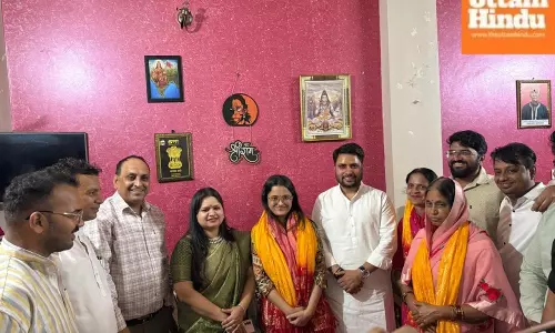 Advocate and District Mayur Vihar Vice President Mohit Sharma honors UPSC achiever securing 200 AIR Tanya Singh