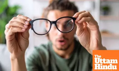 Vision slowly becoming blurry? these may be early signs of cataract