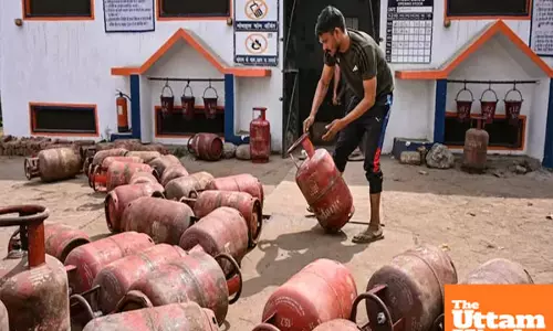 Central Government cracks down: Surrender LPG connection if you have piped natural gas