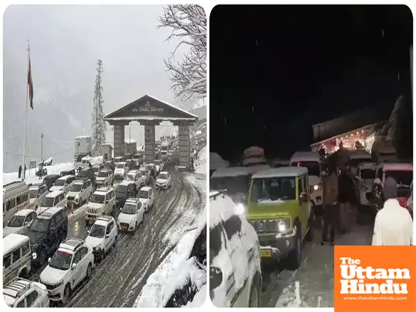 Snow chaos in Himachal: Hundreds stranded in Atal tunnel as heavy snowfall disrupts traffic Snow chaos in Himachal: Hundreds stranded in Atal tunnel as heavy snowfall disrupts traffic