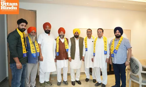 Major Setback for Akali Dal: BC Wing District President Sarwan Singh Munim Joins AAP Along with Supporters