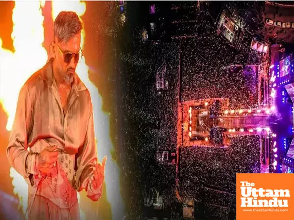 Huge ruckus at Honey Singhs concert, airport security bypassed; FIR registered Huge ruckus at Honey Singhs concert, airport security bypassed; FIR registered