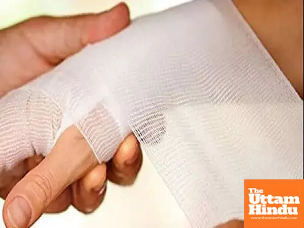 Customer goes bizarre: Bites off shopkeepers finger over bill dispute in Mumbai Customer goes bizarre: Bites off shopkeepers finger over bill dispute in Mumbai