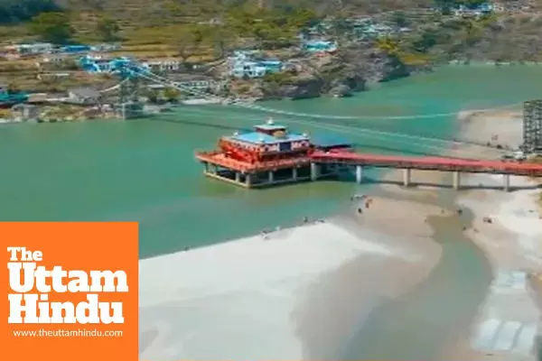 Dhari devi temple: a sacred shrine amid the waves of Alaknanda near Srinagar Dhari devi temple: a sacred shrine amid the waves of Alaknanda near Srinagar