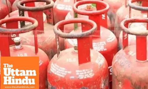 Commercial LPG cylinder price hiked by ₹195.50 on first day of month, new rates announced