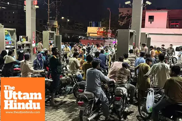 Shehbaz government bows to public pressure, petrol price slashed by ₹80; free bus travel for 30 days Shehbaz government bows to public pressure, petrol price slashed by ₹80; free bus travel for 30 days