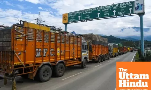 Landslide hits Jammu-Srinagar highway, heavy damage as rocks fall; NH-44 completely closed