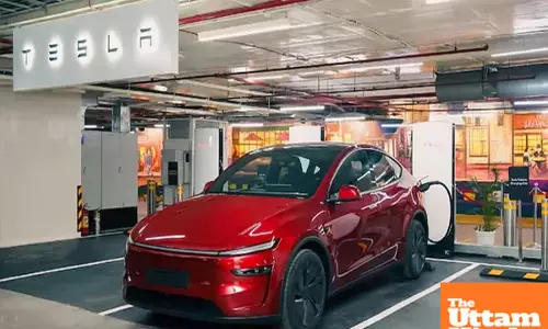 Teslas in-mall supercharger: Shop while your car charges, get 275 km range in 15 minutes