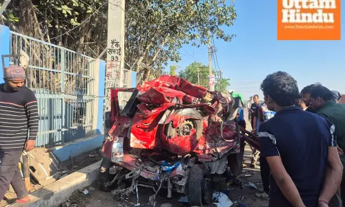 Tragic accident on NH-44: Two sisters die after truck rams stationary car