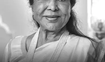 Melody queen Asha Bhosle passes away at 92, nation mourns loss