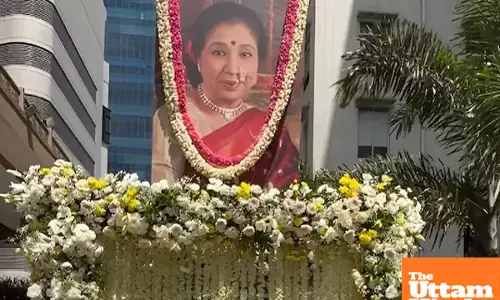 Asha Bhosle bids farewell: Legendary singers mortal remains cremated at Shivaji Park amidst tributes